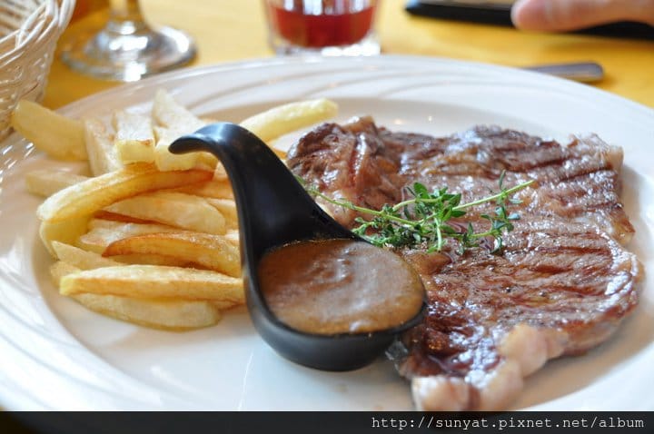 205150_1887427058129_4902574_n