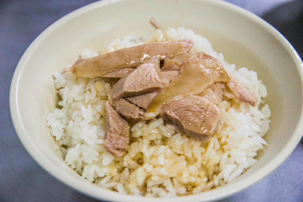 嘉義-阿樓師火雞肉飯 邪惡宵夜場的油香雞肉飯
