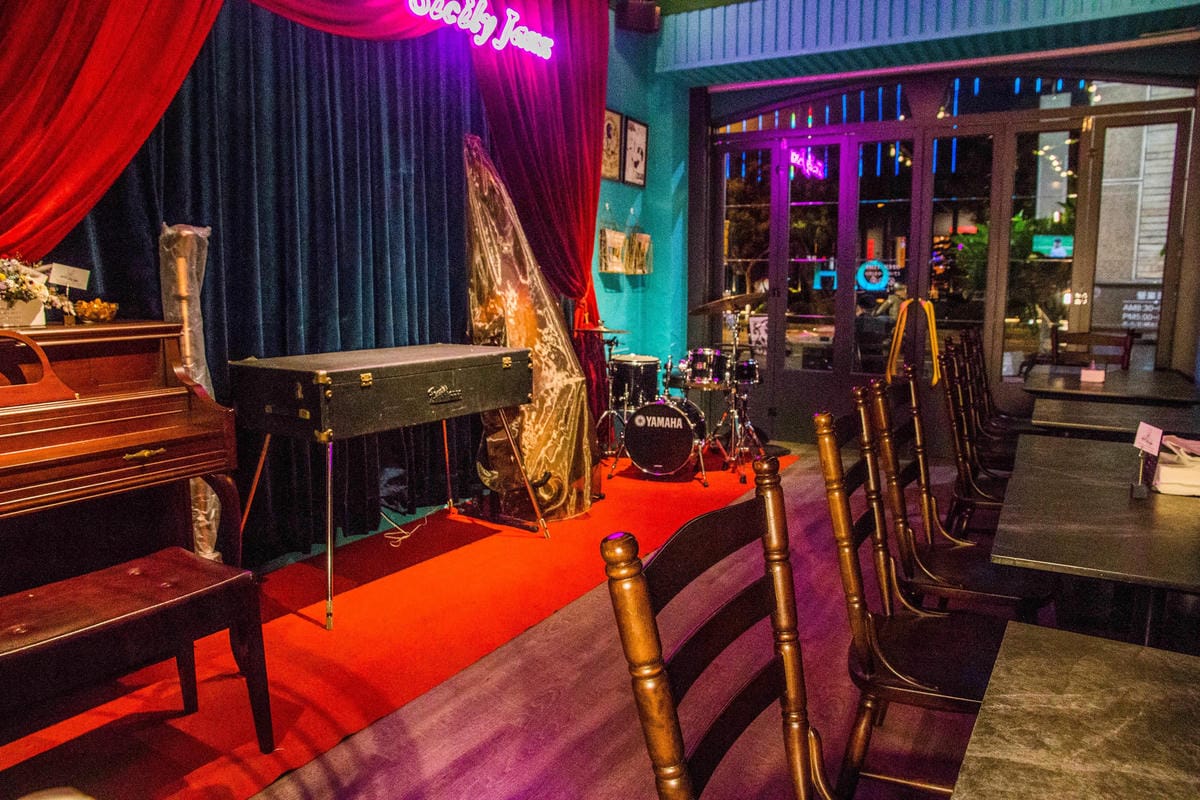 IMG_5463 (Copy).jpg IMG_5463 (Copy).jpg