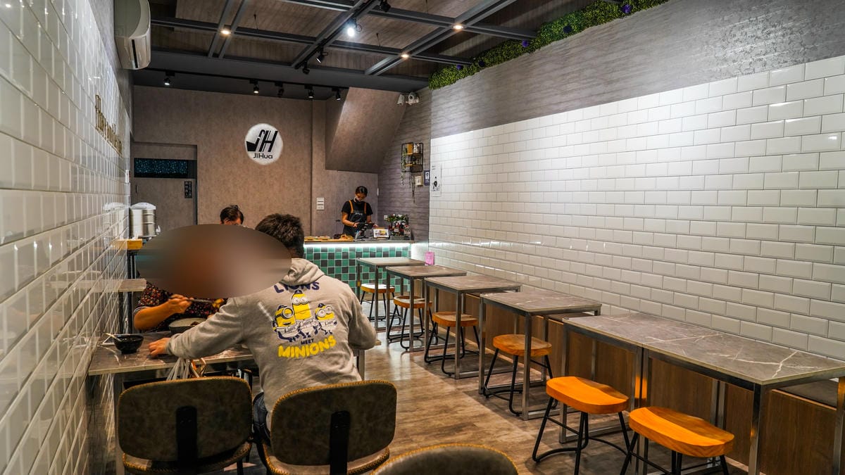 A7_06744.JPG A7_06744.JPG