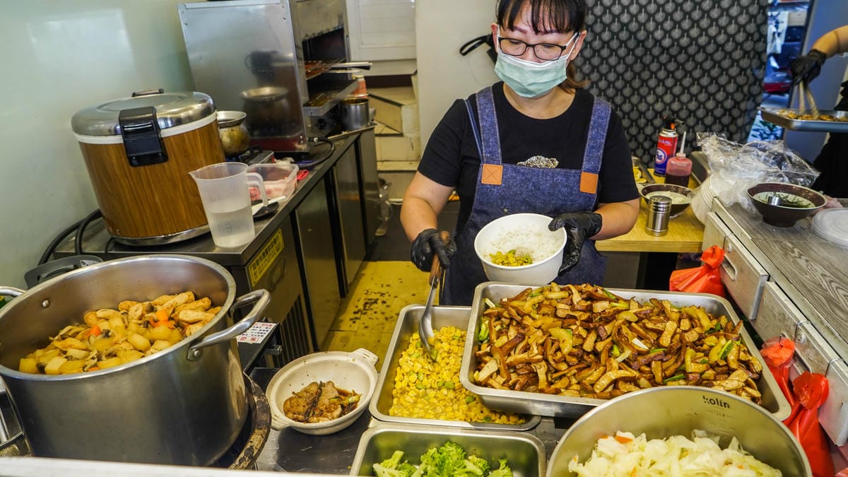 A7_09886.jpg A7_09886.jpg