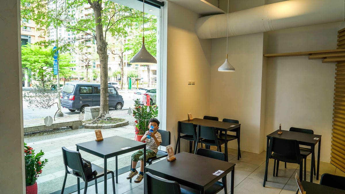 A7_04044.jpg A7_04044.jpg