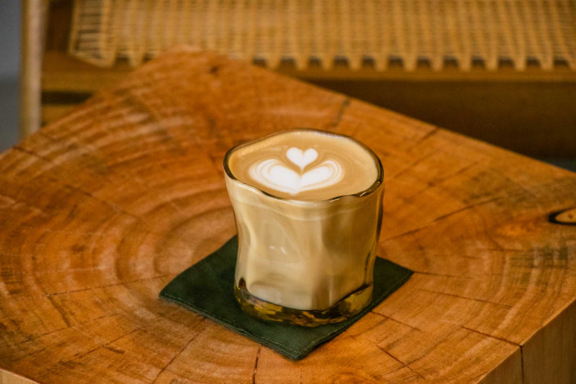 高雄早午餐 草木咖啡 河堤社區美景咖啡與優秀酸種麵包