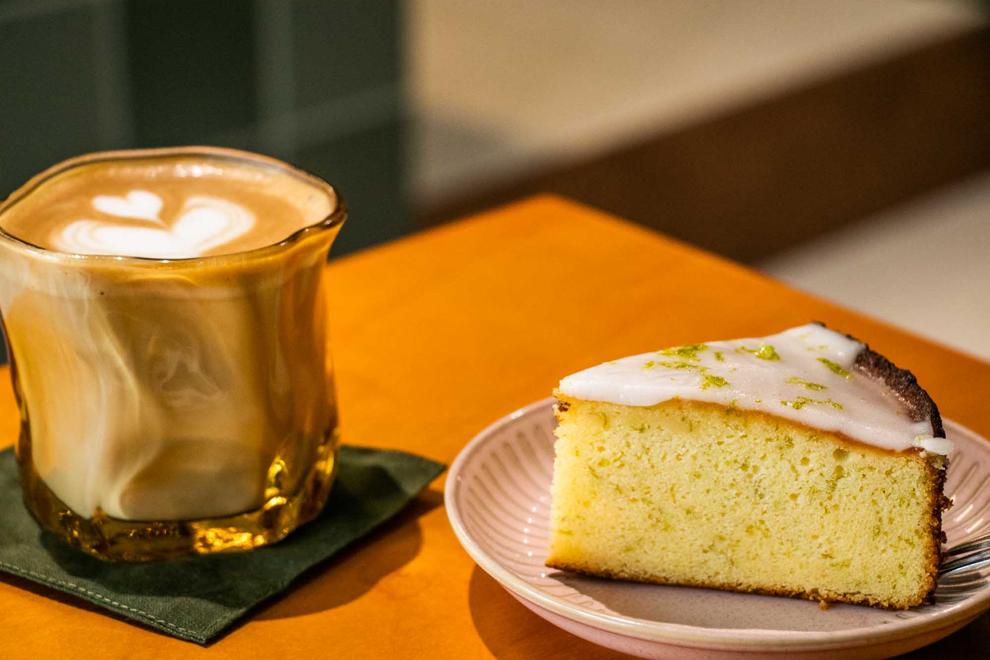 高雄早午餐 草木咖啡 河堤社區美景咖啡與優秀酸種麵包