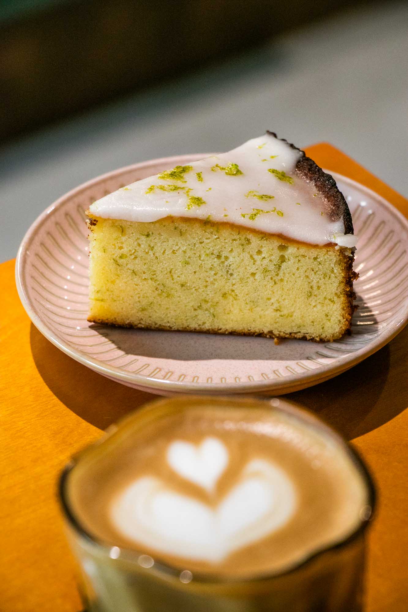 高雄早午餐 草木咖啡 河堤社區美景咖啡與優秀酸種麵包