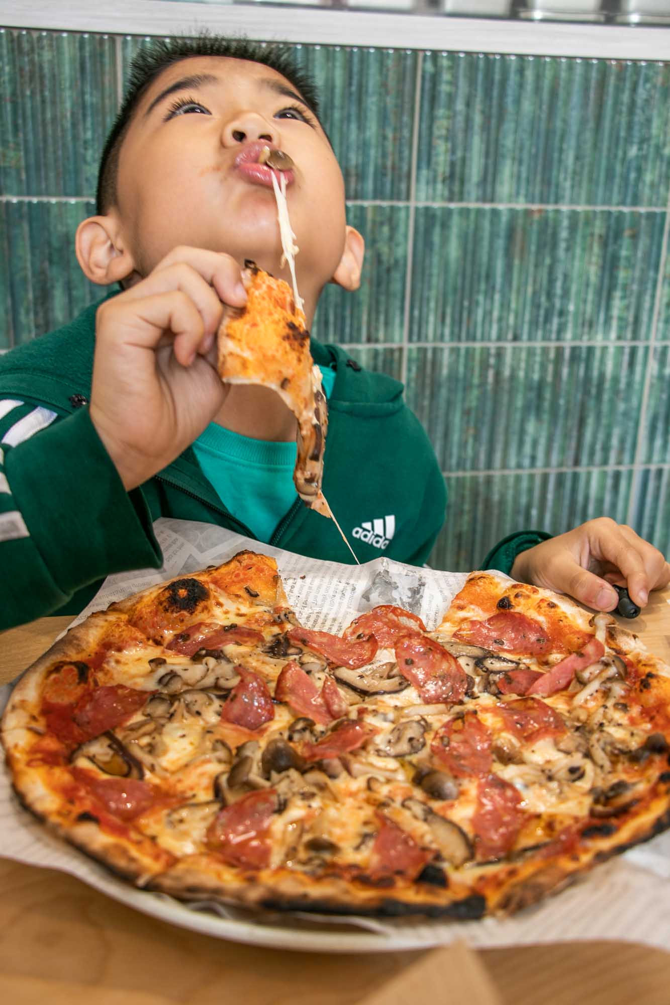 高雄披薩 酸種羅馬披薩｜JAN’s Table PIZZA 從龍華市場到新店面