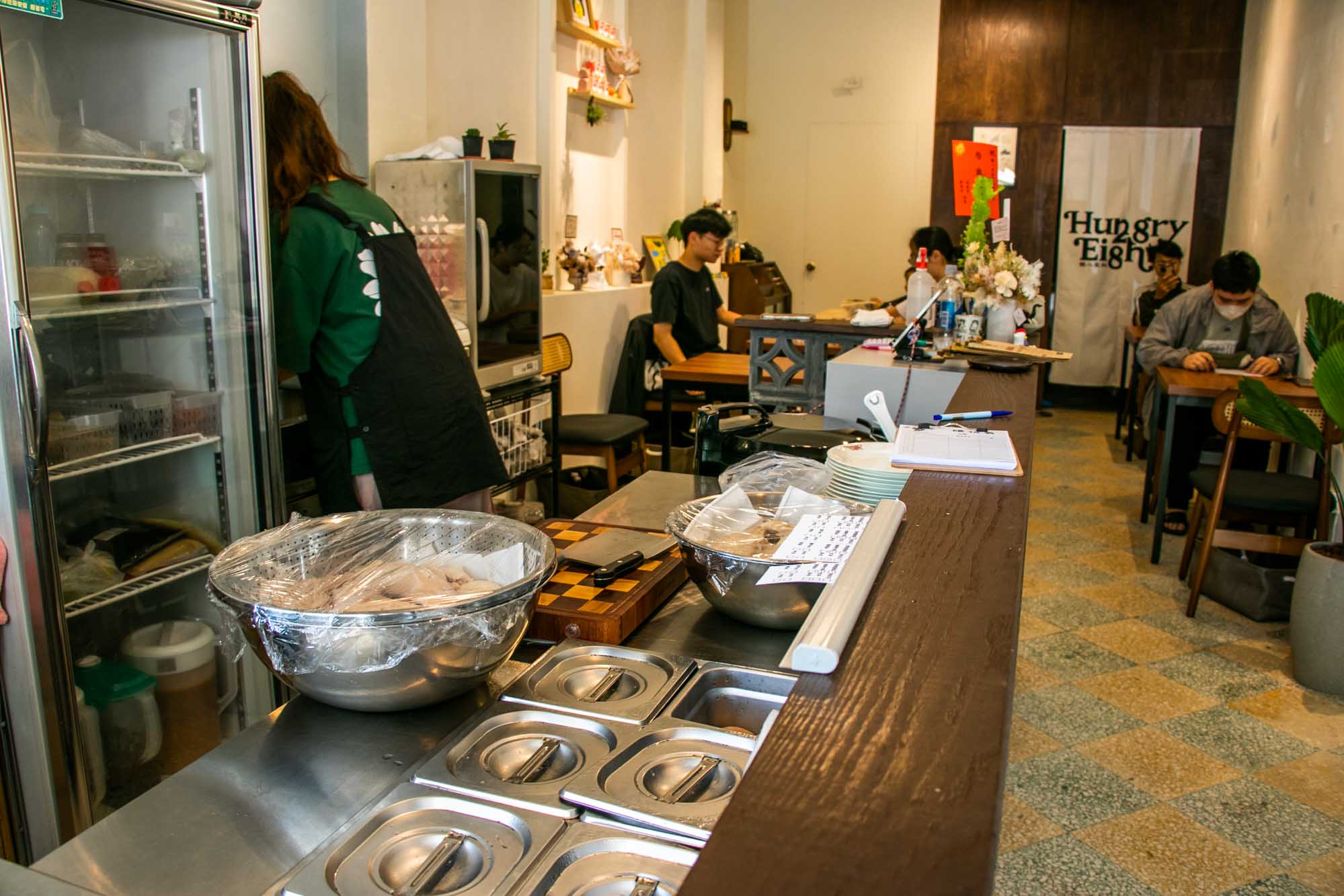 高雄海南雞飯 餓八來秋 高雄鹽埕店