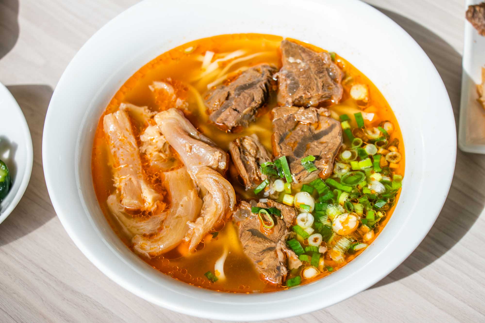 高雄 餛飩麵10幾顆超划 牛忘了呼吸 極品牛肉麵 四維店 - 第10張圖 高雄 餛飩麵10幾顆超划 牛忘了呼吸 極品牛肉麵 四維店