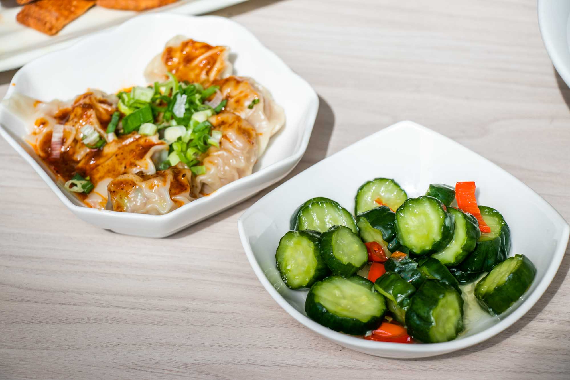 高雄 餛飩麵10幾顆超划 牛忘了呼吸 極品牛肉麵 四維店 - 第25張圖 高雄 餛飩麵10幾顆超划 牛忘了呼吸 極品牛肉麵 四維店