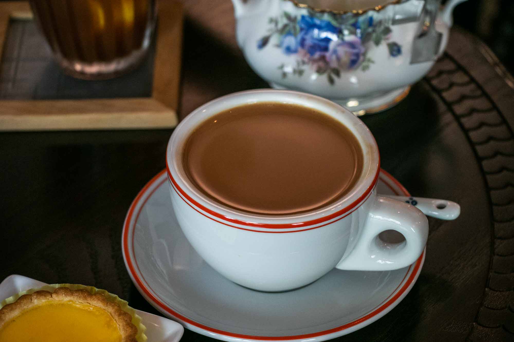 高雄咖啡廳 茄哩啡(kēlēfē) 港式奶茶蛋塔都點的到