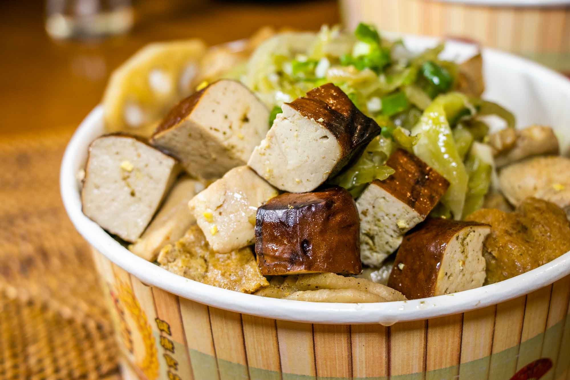 高雄 五甲滷味 配角擄胃 超乾淨平價 有內用區 特製香料滷製