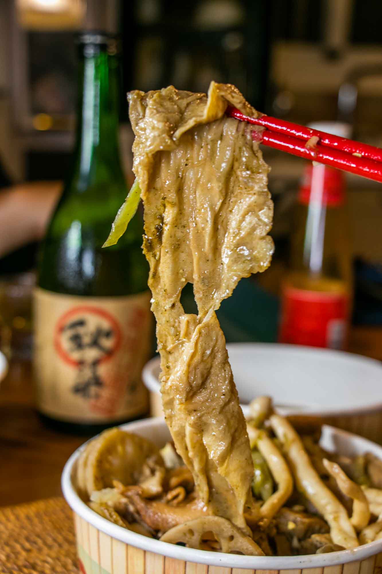 高雄 五甲滷味 配角擄胃 超乾淨平價 有內用區 特製香料滷製