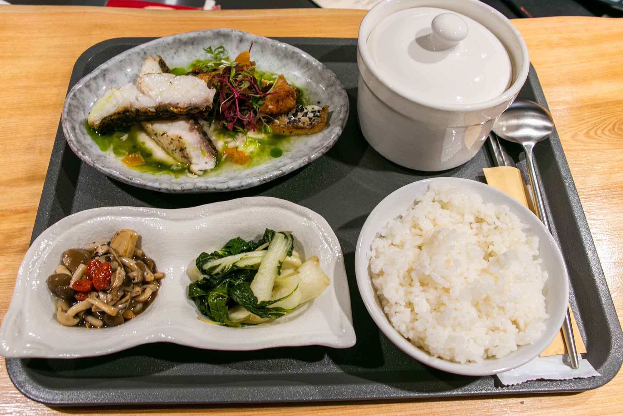 高雄美食 哈瑪星輕軌捷運 隨扈有灶 一個人也可以吃的精緻料理