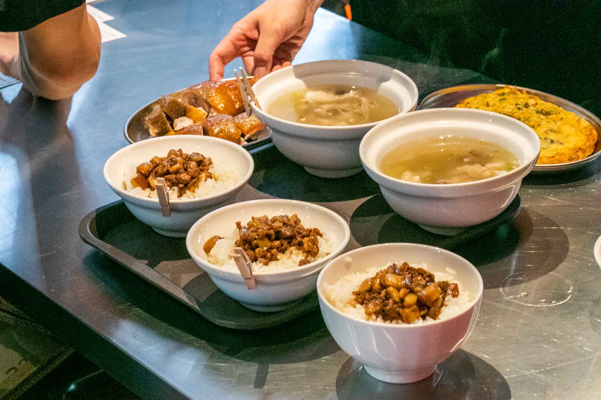 高雄美食 推薦各式熱炒 肉燥飯肥瘦完美 國秀小吃專門店