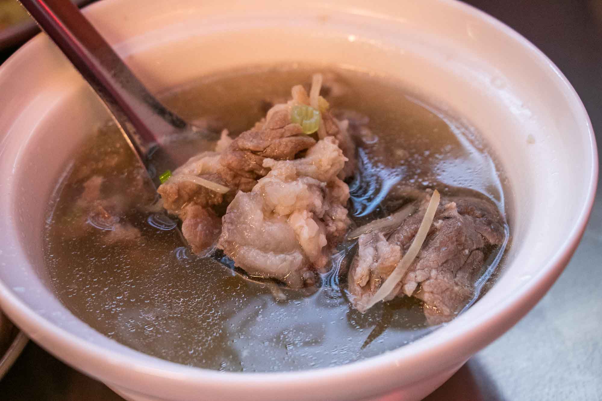 高雄美食 推薦各式熱炒 肉燥飯肥瘦完美 國秀小吃專門店